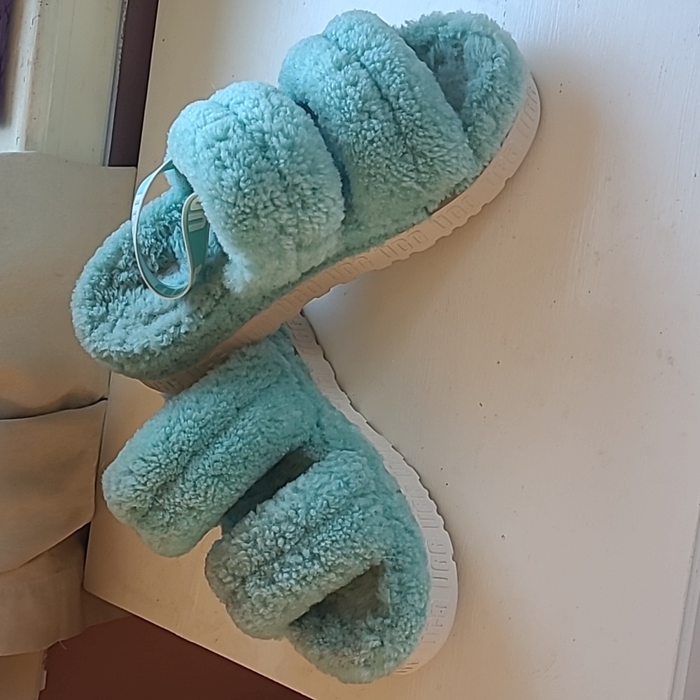 EUC Ugg Fluffita platform slippers